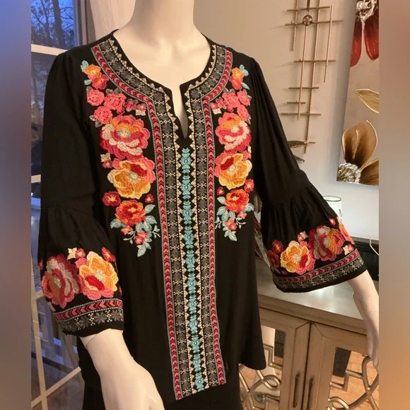 Savanna Jane Vibrant Floral Tunic Bell Sleeve Boho Colorful Embroidery WM SZ S - Picture 2 of 16